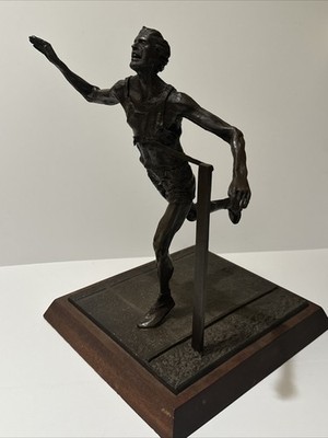 VINTAGE BRONZE STATUE SCULPTURE OLYMPIC RUNNER FINISH LINE SIGNED LIMITED ED