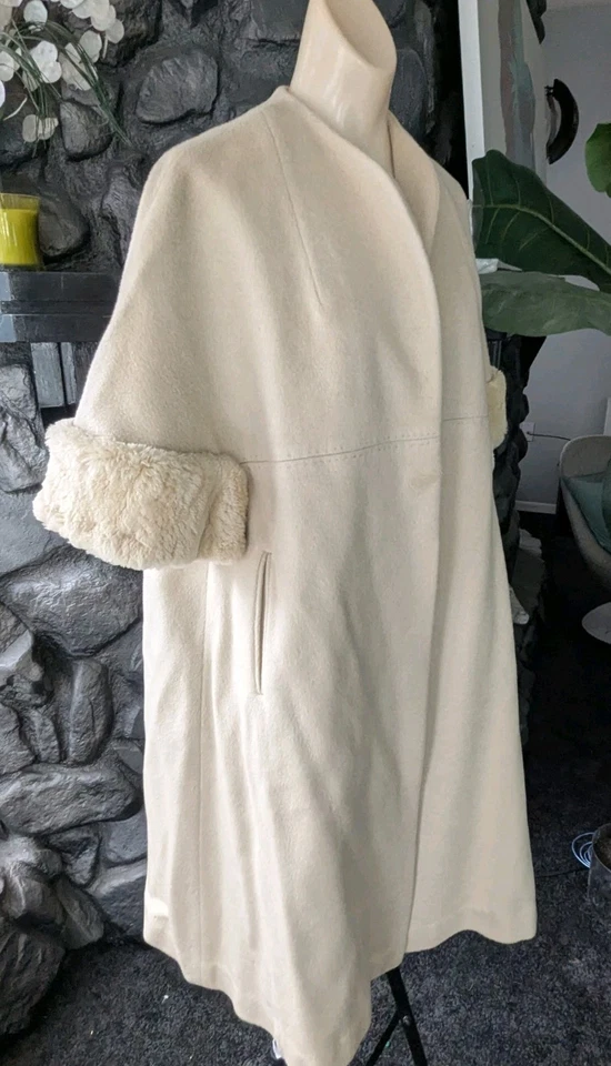 Vtg Virgin Wool Forstmann Coat Camel Wide Faux Fur Cuff Sleeves 3/4 Sleeves M/L - Image 4 of 4