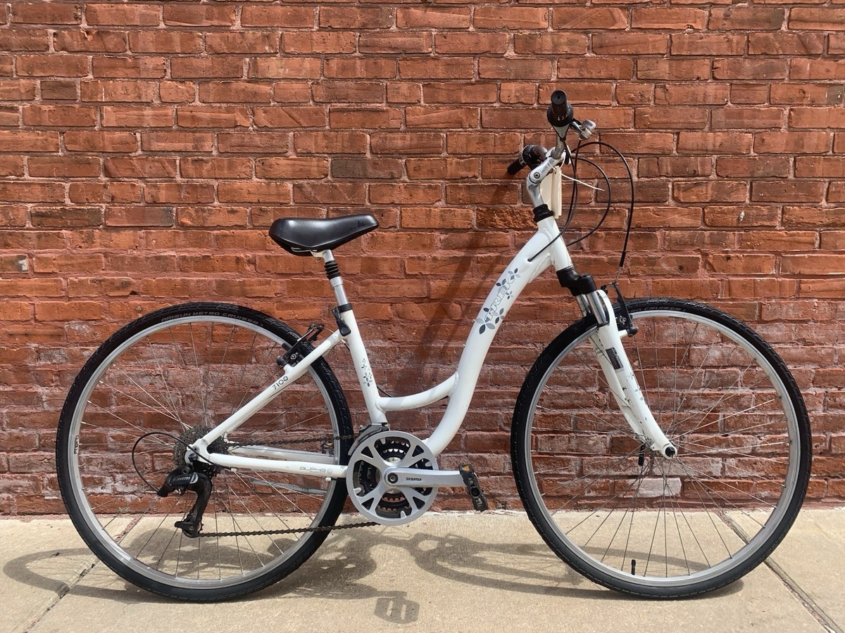 Trek 710 Step-Thru Hybrid Bike, 16 Aluminum Frame, Suspension Seatpost,  White | eBay