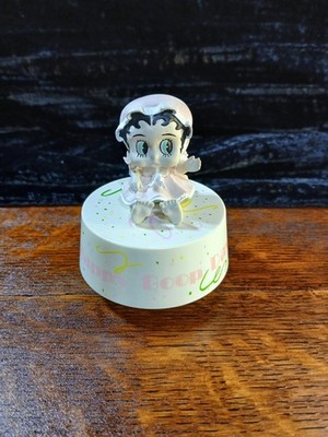 Baby Betty Boop on Happy Boop Day cake, spins, plays Happy Birthday, VERY RARE