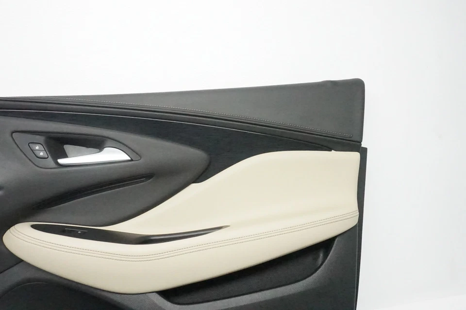 Buick Envision 2017-2018 panel de puerta interior delantera derecha manija beige OEM Foto 3 de 4