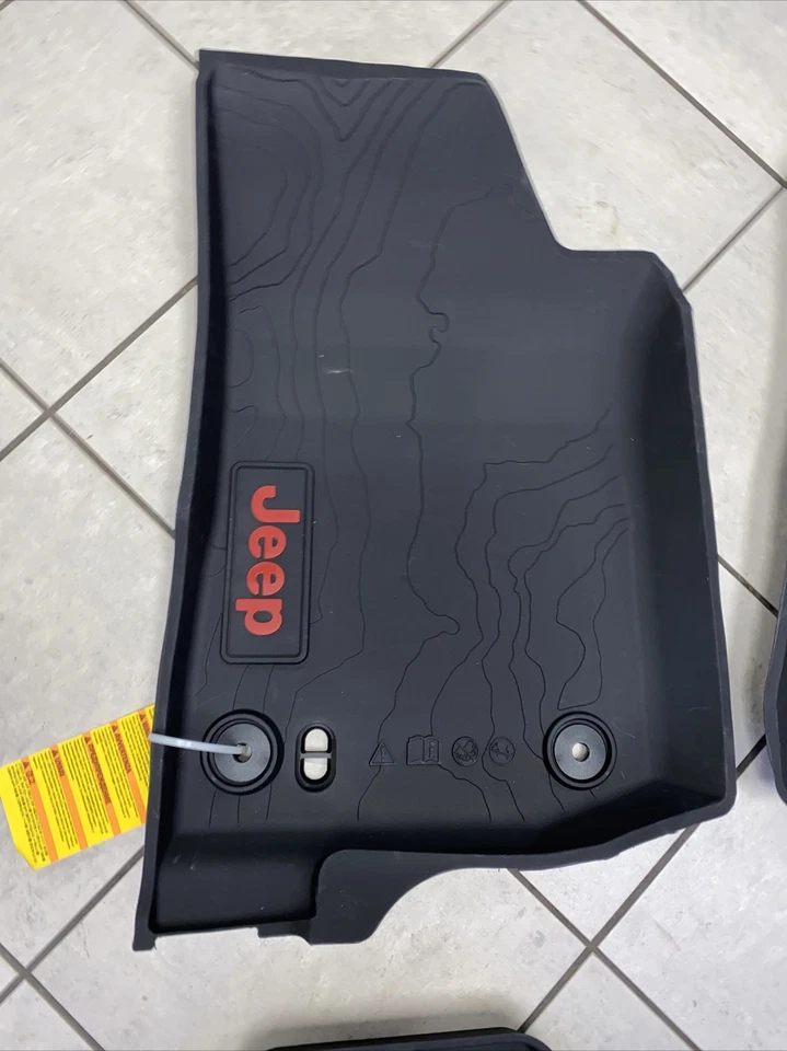 2018-2026 Jeep Wrangler 2 Door All Weather Mopar Floor Mats 82216625AA - Изображение 2 из 4