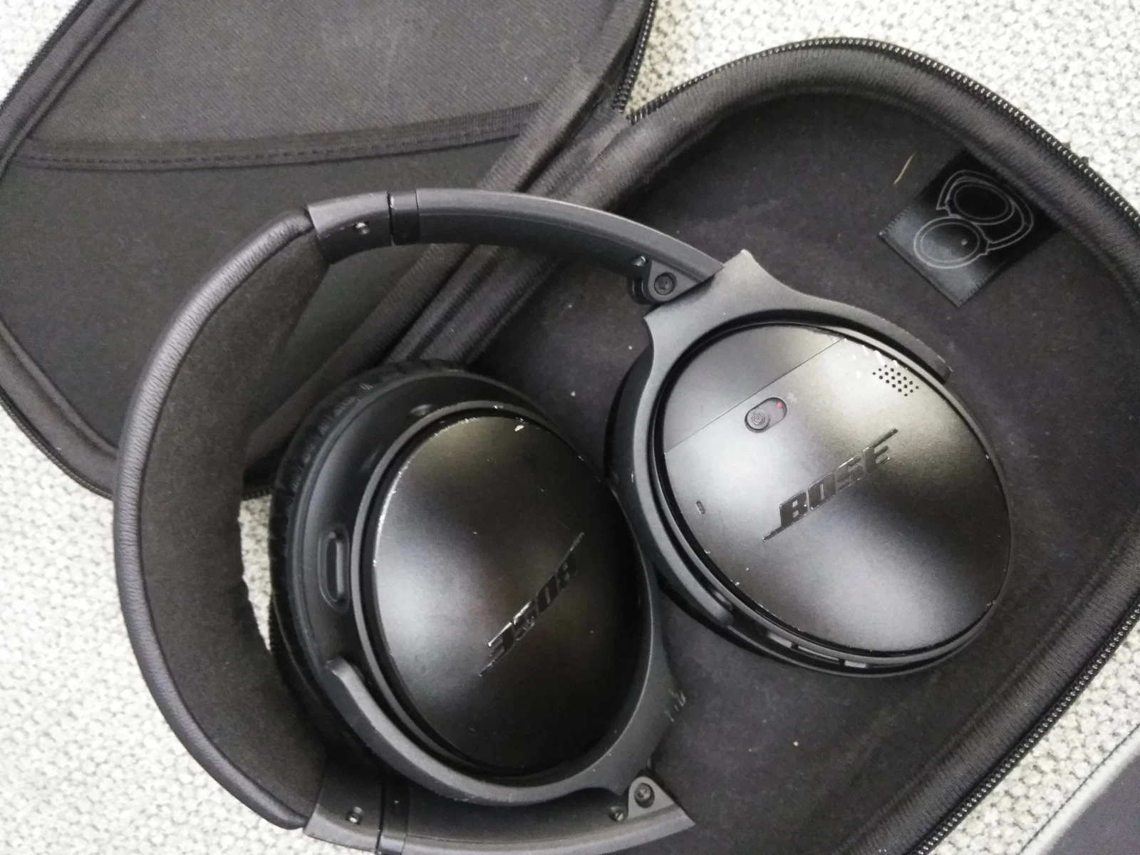 QuietComfort QC 35 Series II Noise-Cancelling Headphones W/ CASE