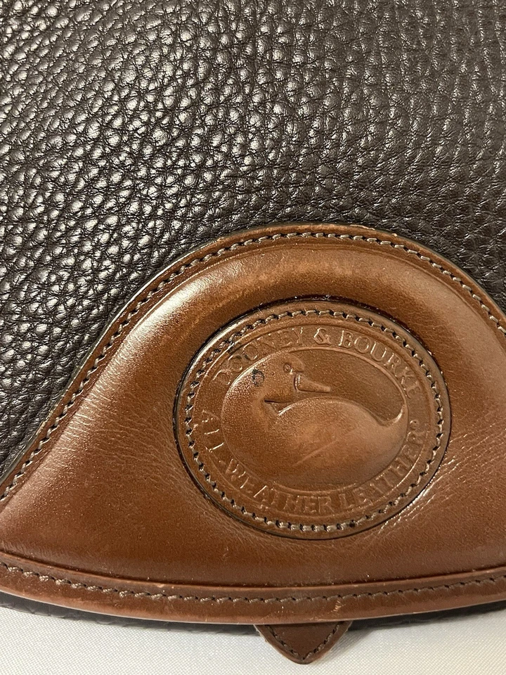 Bolso bandolera de cuero marrón vintage Dooney and Bourne Foto 3 de 4