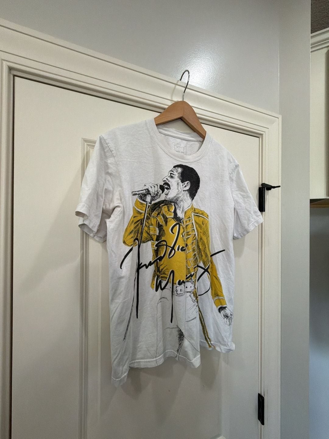 Pull&Bear Freddie Mercury Official Merch Graphic T-Shirt Size M image 3