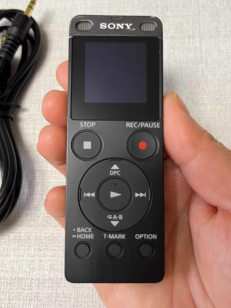 Sony Stereo IC Recorder ICD-UX560F Black 4GB Linear PCM/MP3