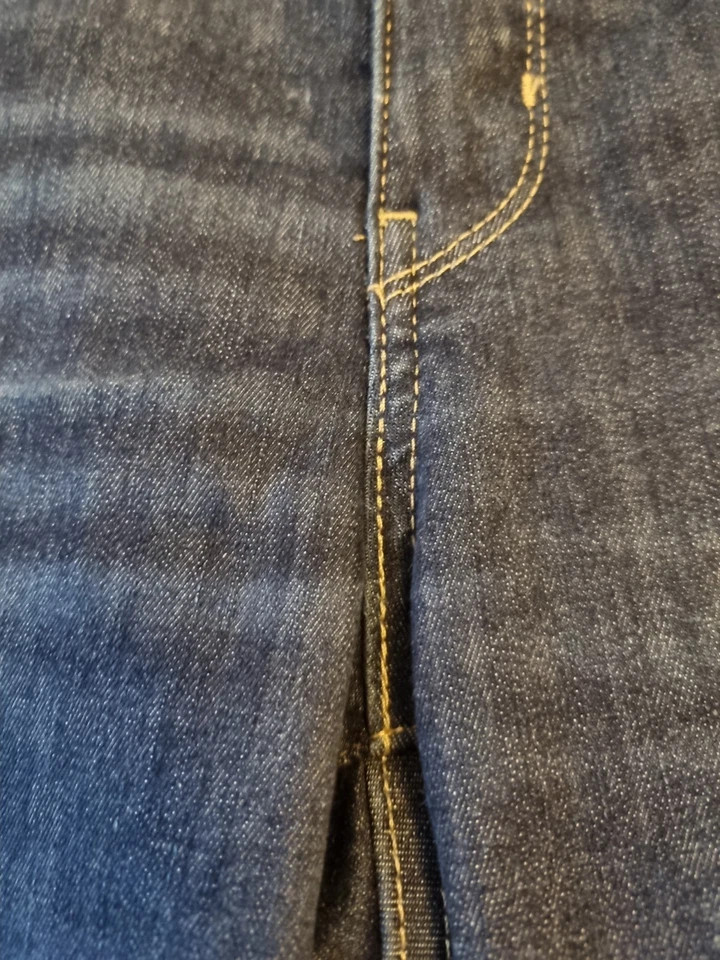 Levi 311 Women's Shaping Skinny Denim Jeans Blue, Size W33 L32 - Image 4 of 4