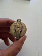 E1: Mesure ancienne en laiton à couvercle 2 Once Quart