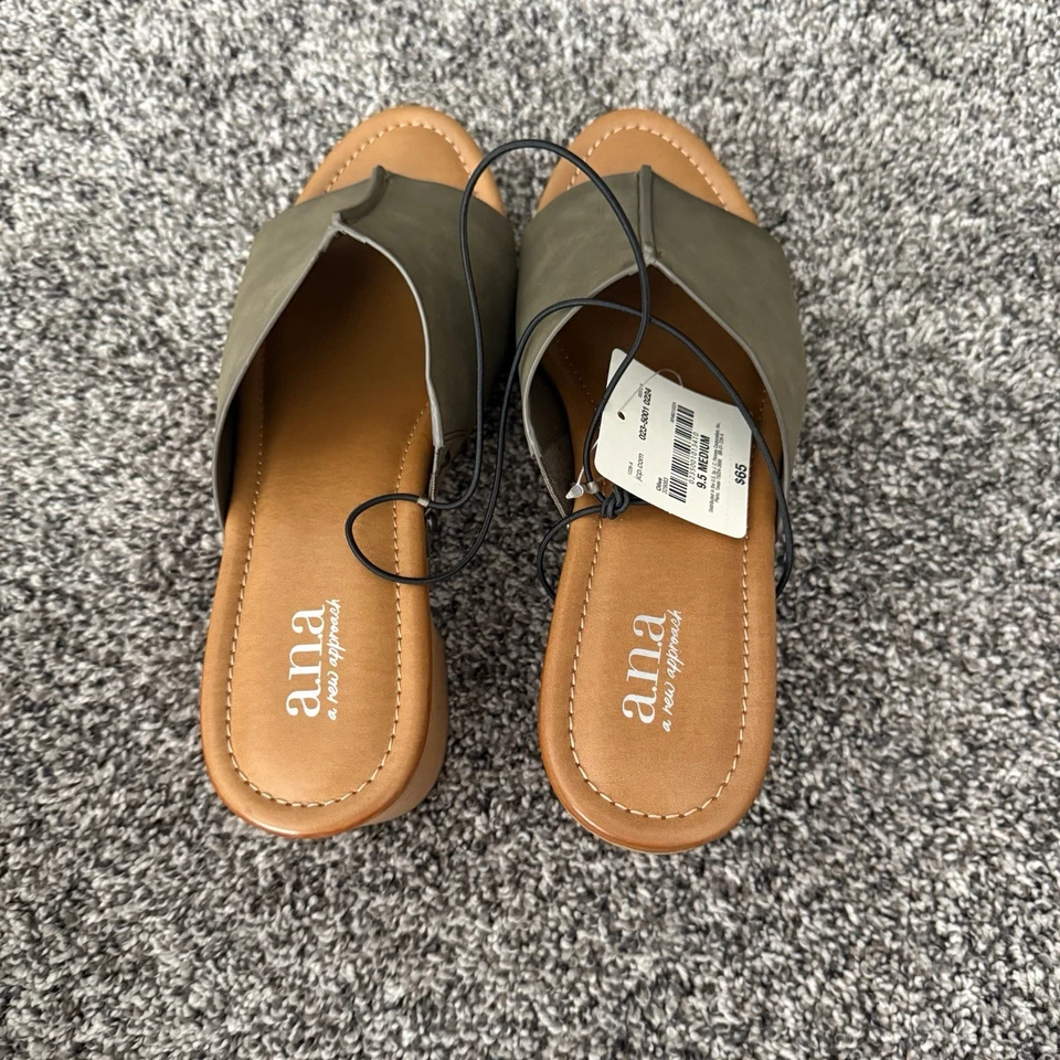 Sandalia zueco sin cordones plataforma verde Ana Elissa con tachuelas talla 9,5 M Foto 4 de 4