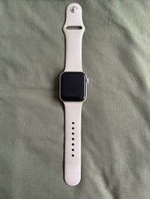 Apple Watch SE 2022 (2nd Gen) LTE 40mm Starlight Case and Band - MNPH3B/A