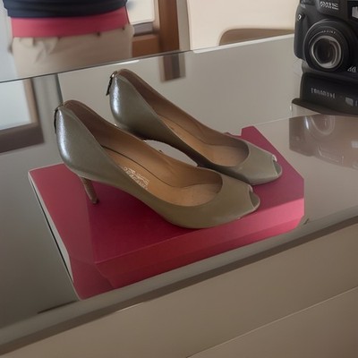 Salvatore Ferragamo Women's Leather Pumps- Morning Ro Cafe - Size 9, 7 cm heel