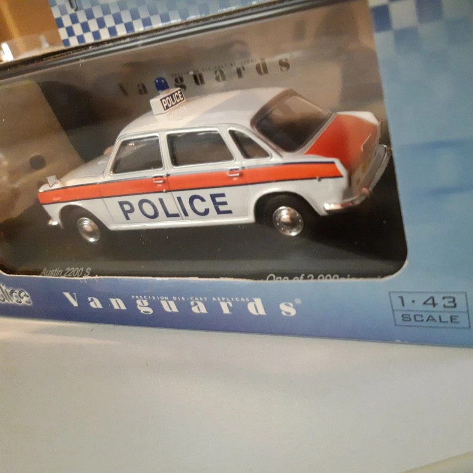 Corgi VA 08904 Austin 2200S Staffordshire Police Ltd Edition of only 2900 (820) - Bild 4 von 4