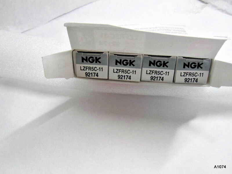 Paquete de 4 nuevos NGK LZFR5C-11 para Jeep Renegade Chrystler 300 2016-2017 2009-2017 Foto 4 de 4