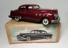 VINTAGE TN - SHOWA BATTERY OP TIN CAR BUICK ROADMASTER COUPE.GIAPPONE con SCATOLA 10,5"