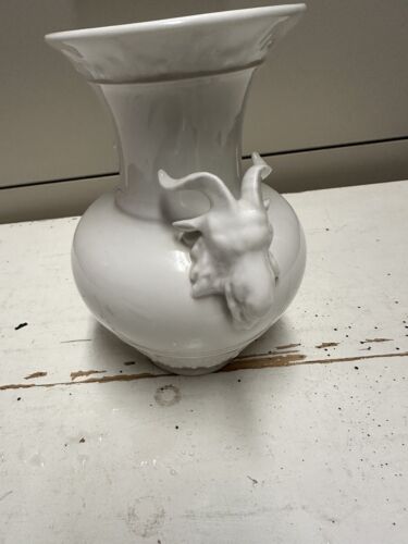 Vase KPM Berlin tête de bélier blanc porcelaine Meyer - Photo 1/8