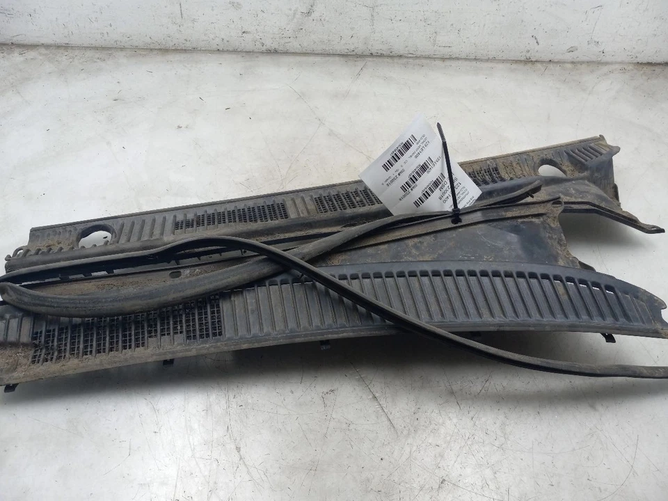 Lexus LX470 2000 4,7 L cubierta de ventilación de capó Foto 2 de 4