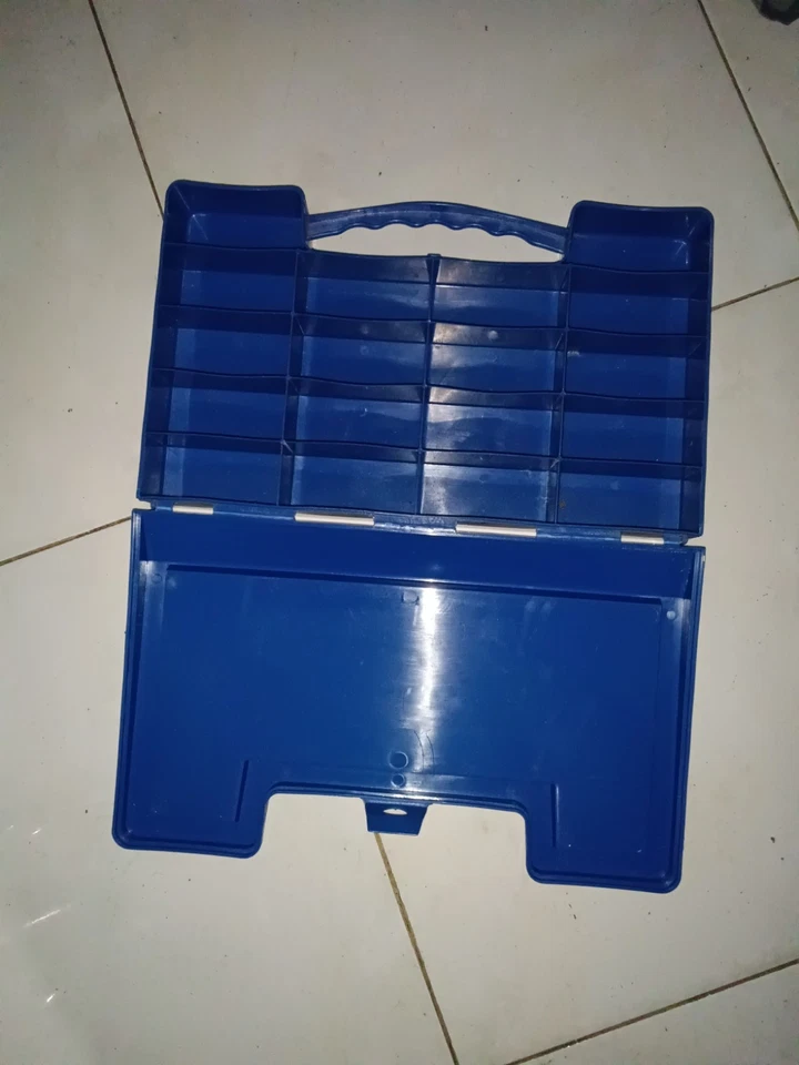 1976 Matchbox Superfast Plastic 18 Diecast Car Carry Case - Image 2 of 3