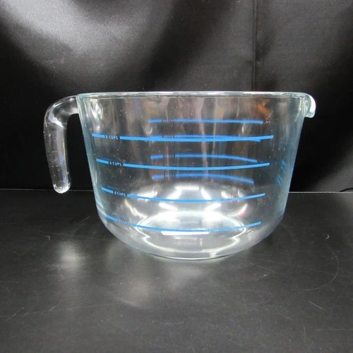 Vintage Pyrex M640 Glass Measuring Cup