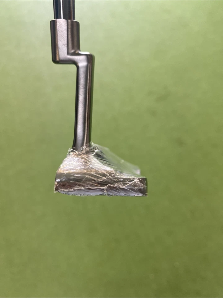 New Mizuno M Craft Omoi 04 Black 35” Putter - Image 4 of 4