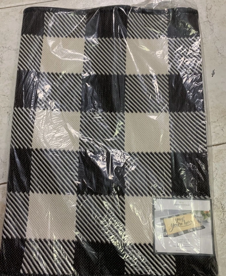 24'x36' Indoor/Outdoor Reversible Scatter Rug Black/White - Threshold - Image 4 of 4