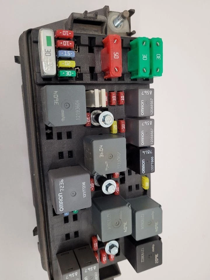 2000-2005 BUICK LESABRE Fuse Box Engine 19300124 25751053 - Imagem 2 de 4