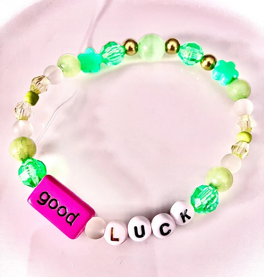 Pulsera Amistad Chappel Roan Buena Suerte Bebé Foto 2 de 2