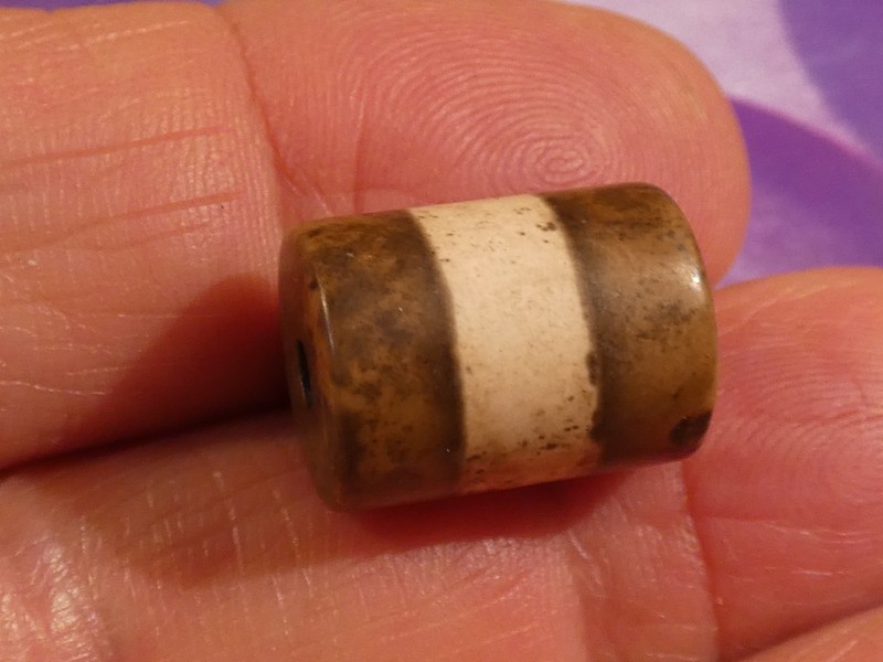 VINTAGE TIBETAN LINE DECORATED BARREL BROWN WHITE CHUNG AGATE DZI BEAD 16.6-12.4