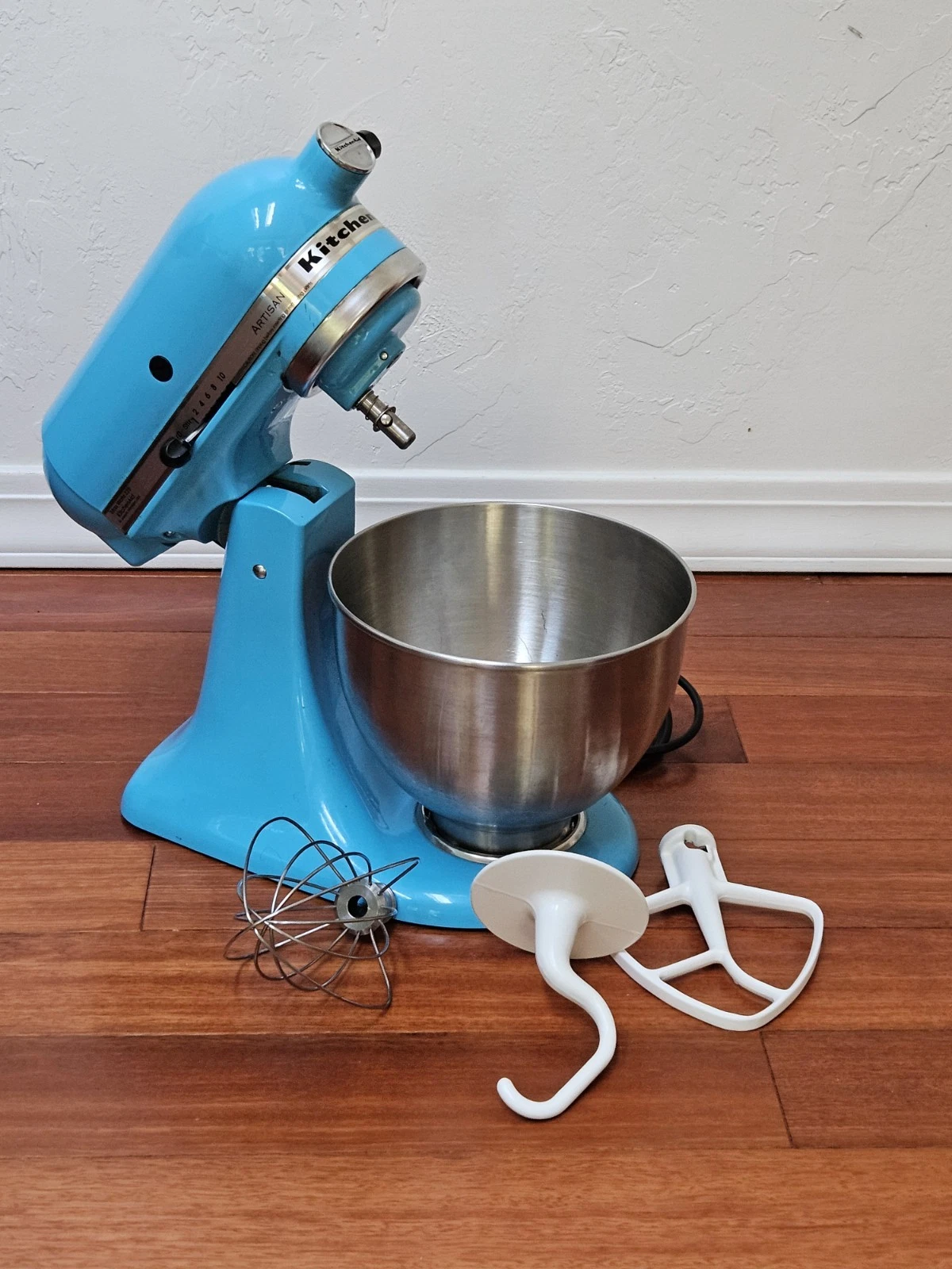 KitchenAid Artisan Stand Mixer Blue 5qt Bowl Attachments RARE