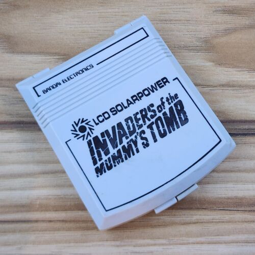 Gioco solare portatile vintage 1982 Bandai Invader’s Of The Mummy's Tomb - TESTATO - Foto 2 di 6