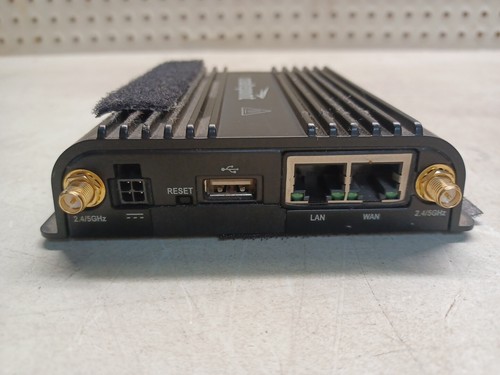 Cradlepoint Router IBR900LPE Cloud Managed Cat 6 Dual Band Networking - UNTESTED - Picture 3 of 6