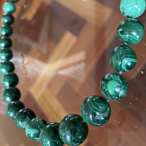 Vintage Hand Turned Malachite Graduated Necklace w/ 14k Yellow Gold Clasp - 26” - Picture 15 of 19