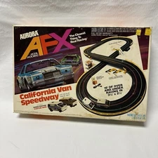 Vintage Aurora AFX California Van Speedway Racing  Set Tested w/ 2 Slot Car Van