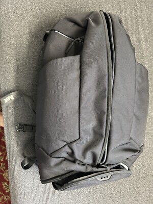 AER Duffle backpack