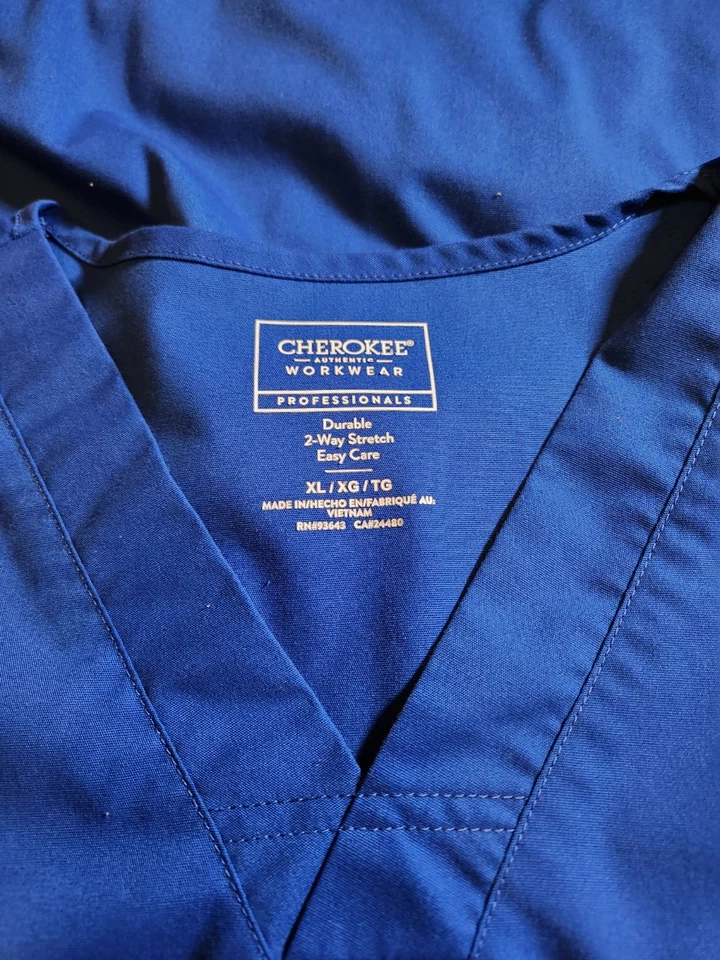 Cherokee Men's Royal Blue Two Sets Of Scrub Size XL Tops And Pants Size Medium - Image 2 of 4