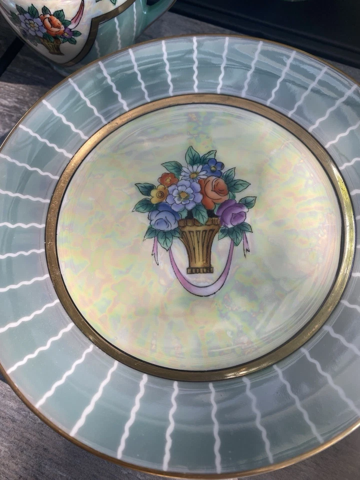 Juego de 20 artículos brillantes azul lustre blanco iridiscente de Noritake (M) adornados en oro Foto 2 de 4