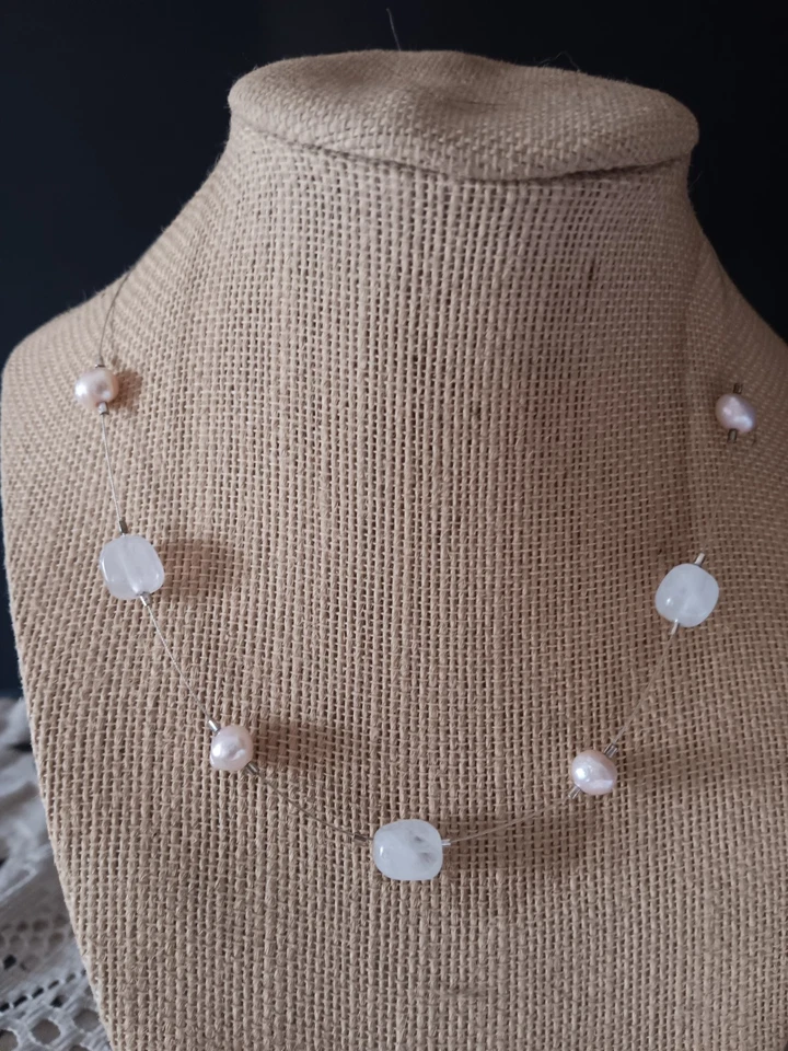 Collar de cuentas de plata esterlina y cuarzo rosa con cierre de langosta Sipada Foto 2 de 4