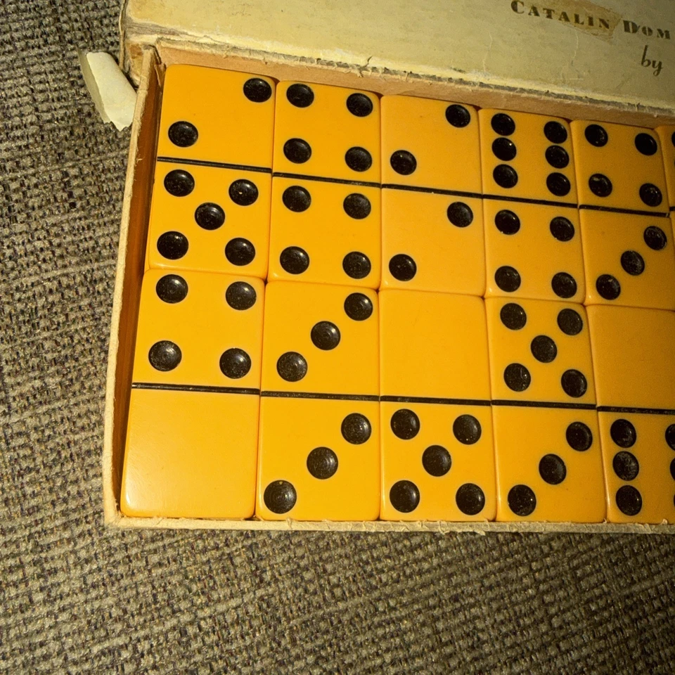 Vintage CATALIN Dominoes by CARDINAL #600 Set 28pc Butterscotch - Image 3 of 4