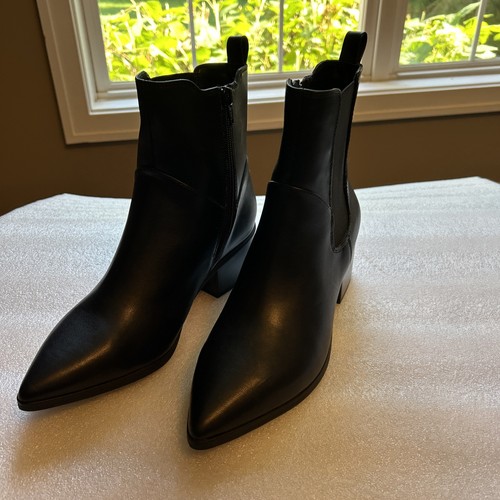 Express Faux Leather Ankle Boots size 8 zippered Black NWOT