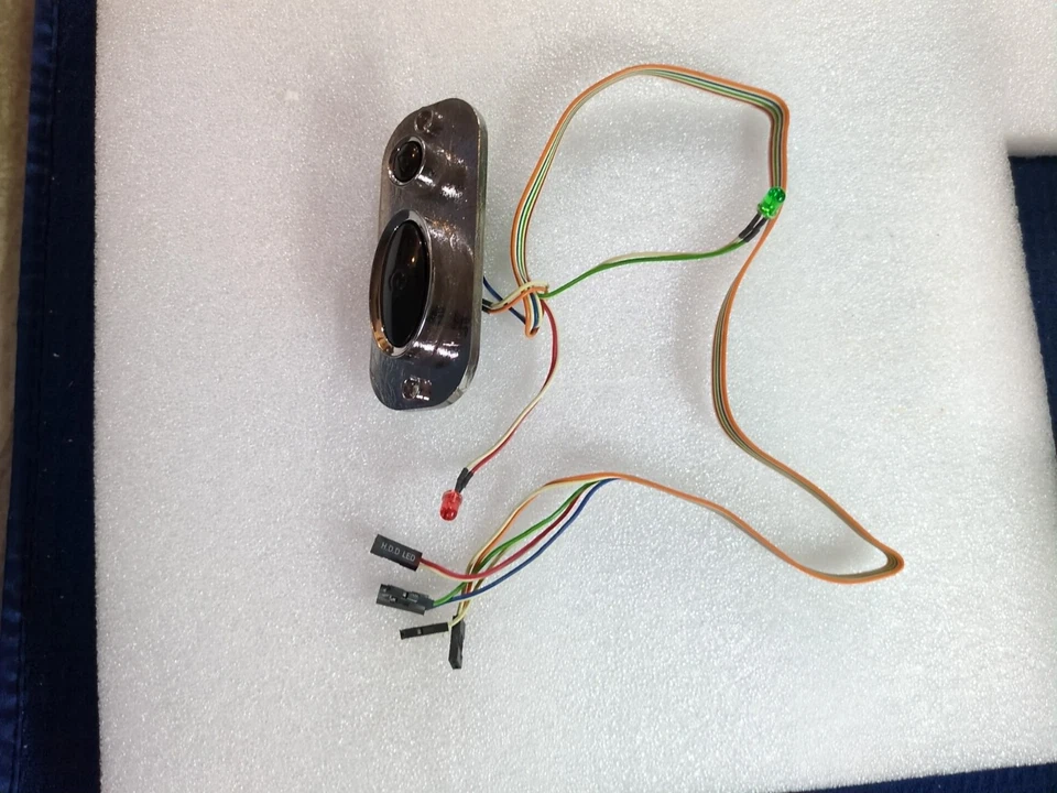 20661-002 Power and Reset Switch for Foxconn TLM436 Mid ATX Computer Case - Image 2 of 4