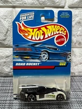 Hot Wheels Road Rocket Collector #860 Black/White