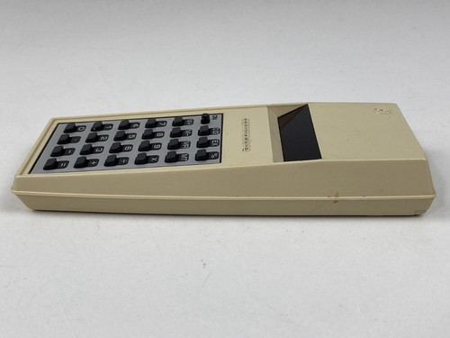 VINTAGE COMMODORE 7923 SOLID STATE CALCULATOR - Picture 14 of 16
