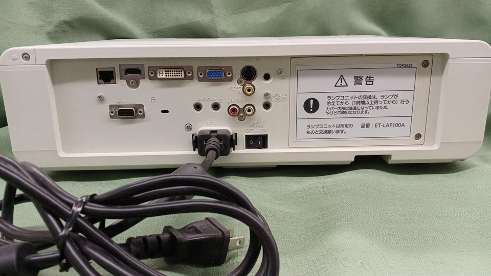 Panasonic PT-FW430 Projector 720p 3500 Lumens 3LCD Video Projector ffrom JAPAN - Image 3 of 4