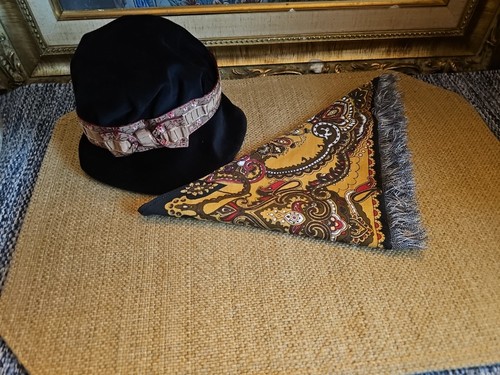 ACCESSORI CLASSICI REBECCA RAGAZZA AMERICANA ~ CAPPELLO ~ SCIALLE ~ NUOVO SENZA SCATOLA - Foto 11 di 22