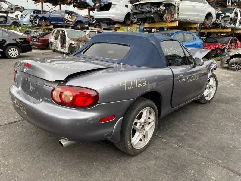 Cierre maletero trasero 2003 04 05 Mazda Miata Foto 3 de 4