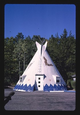 Teepee (once a gift shop), Dells Ducks, Route 12, Lake Delton, Wisconsin