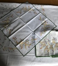Large Vintage Johnson Brothers Eternal Beau Cotton Tablecloth And 6 Napkins.