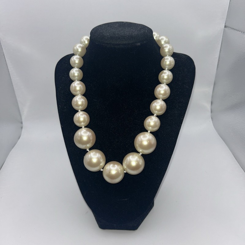 Vintage Carolee Faux Pearl Necklace 18in