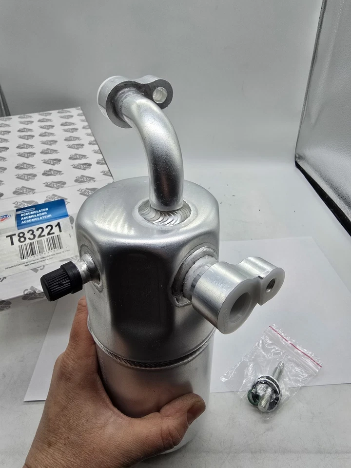 Acumulador de aire acondicionado CARQUEST T83221 Foto 2 de 4