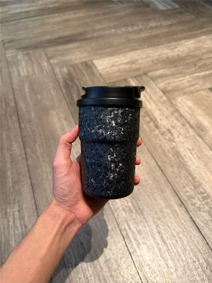 Starbucks 2026 Negro Titanio Aislado Taza de Café Nuevo - Imagen 3 de 4