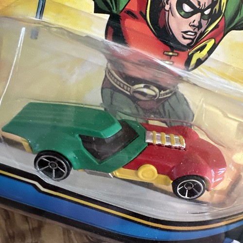 Hot Wheels DC Comics Robin Car 1:64 2012 NEW - Picture 2 of 4